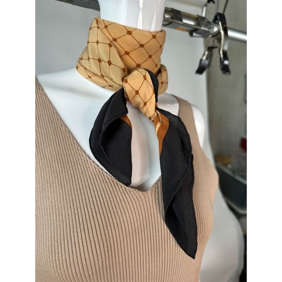 Goeffrey Beene Vintage Grid Scarf 31 x 30 Brown Grid Polyester - Picture 6 of 16